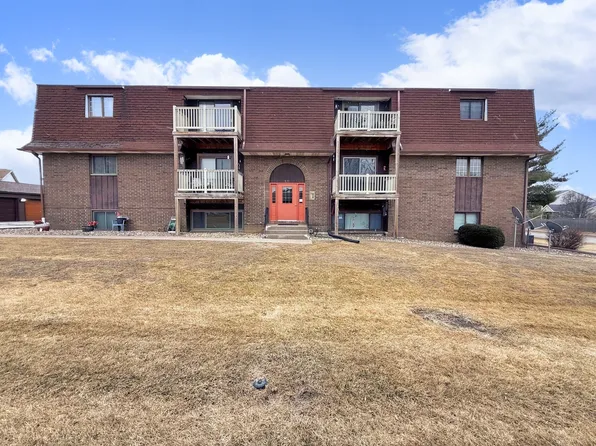 1211 48th Ave APT 31, East Moline, IL 61244
