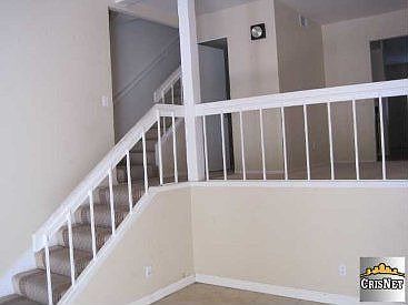 5th image of 22323 Erwin St #1/2