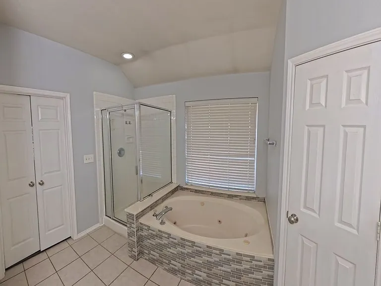 2029 Oak Manor Dr — Photo 17