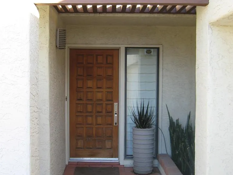 4819 N 35th Pl — Photo 3