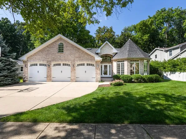 1009 Douglas Ave, Naperville, IL 60540
