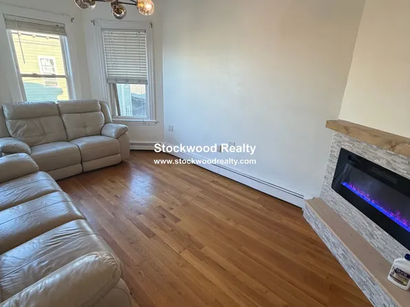 3 Spring Garden St #3, Dorchester, MA 02125