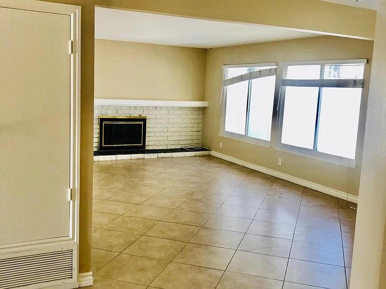 680 Driftwood Ave — Photo 3