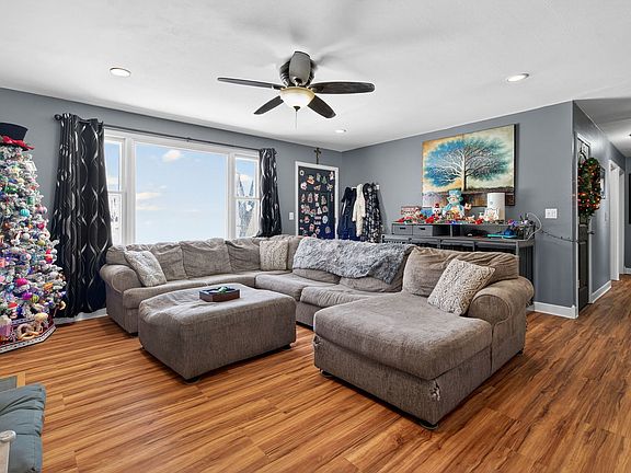 5th image of 2550 Garden Ct