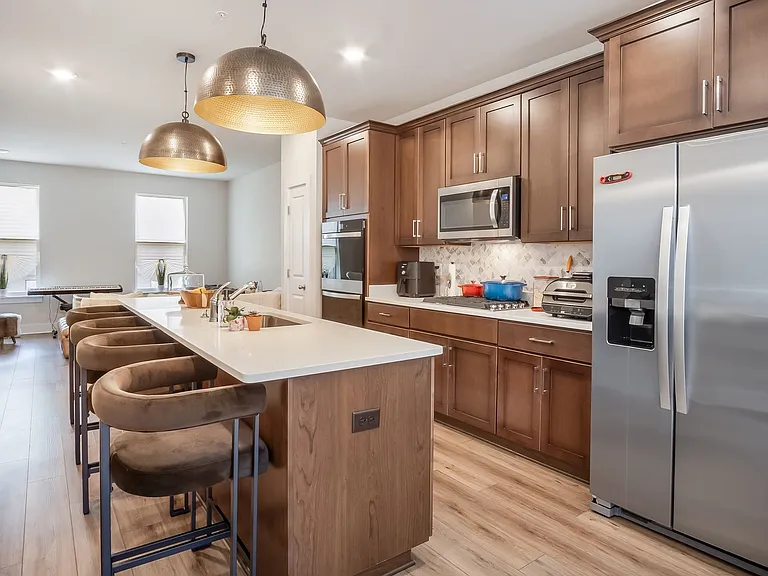 157 Locke St — Photo 9