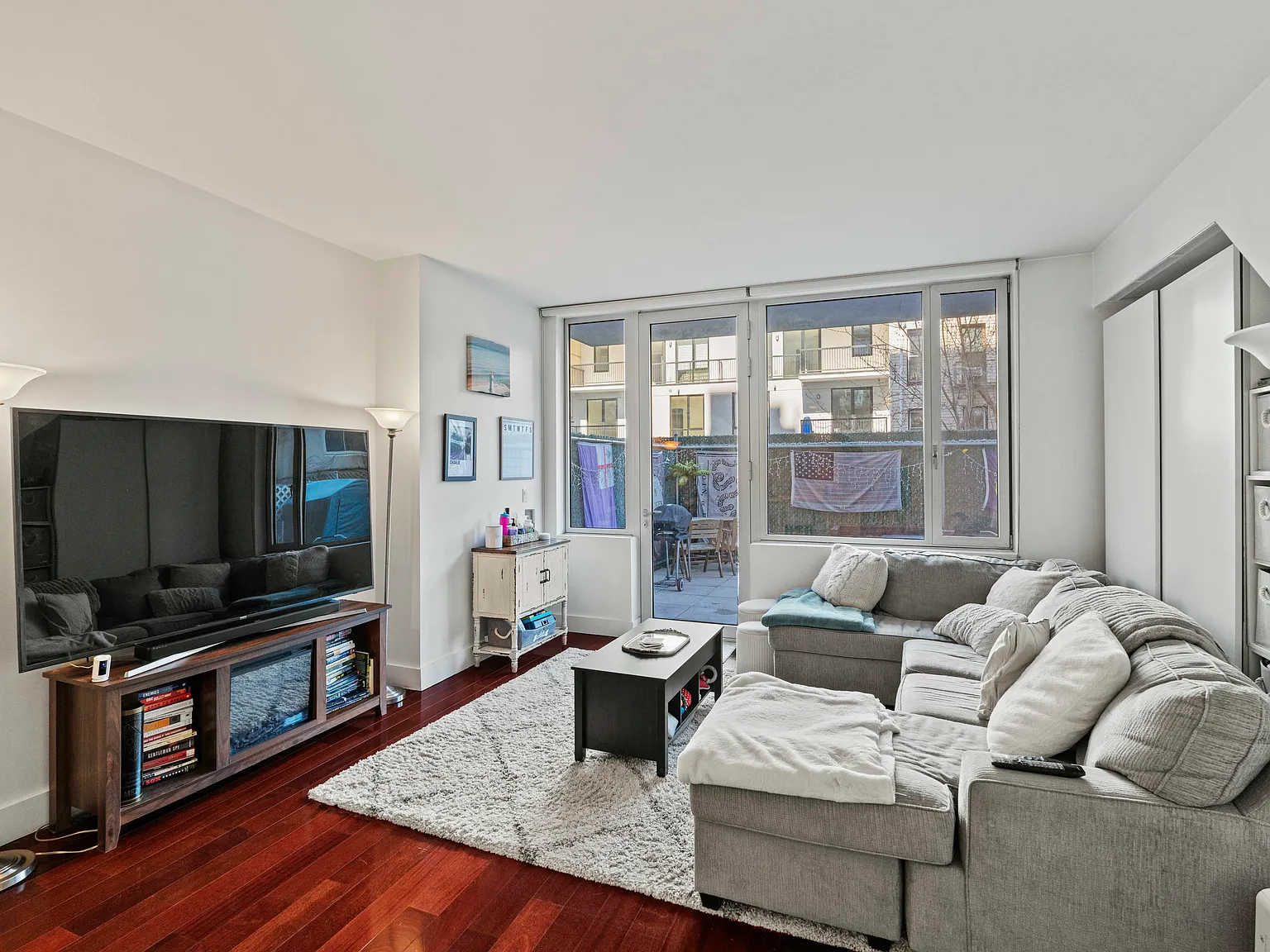 5-19 Borden Avenue — Photo 3