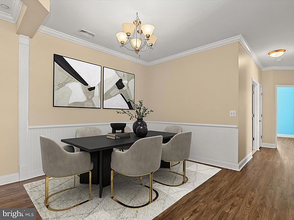 4th image of 1602 Martha Ct Unit 402