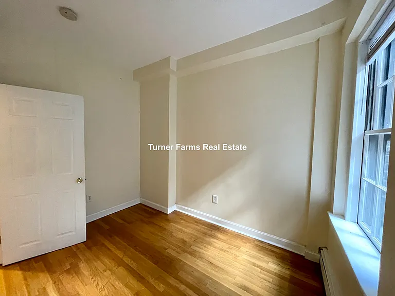 28 Phillips St #1F — Photo 15