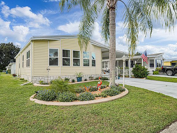 3rd image of 409 Avocado Drive