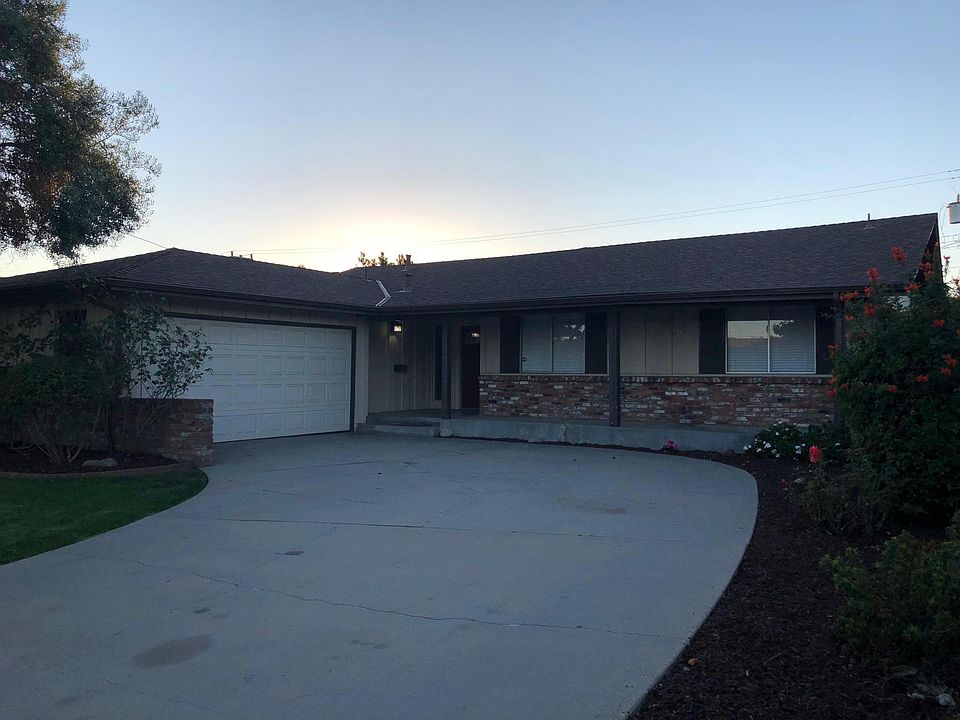 Front of house at 19 Santa Monica Ct.