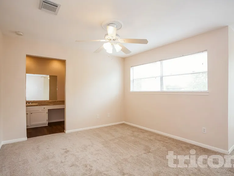 7717 Intrepid St — Photo 5
