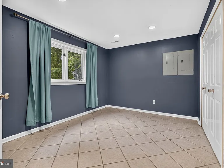 5402 Ashcomb Ct — Photo 37
