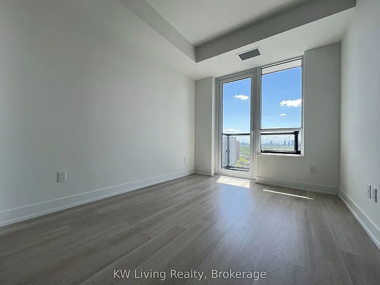 60 Central Park Dr #1807 — Photo 9