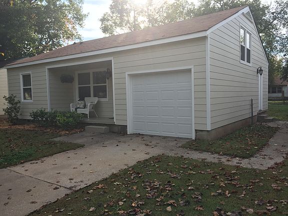 Spacious front & back yard