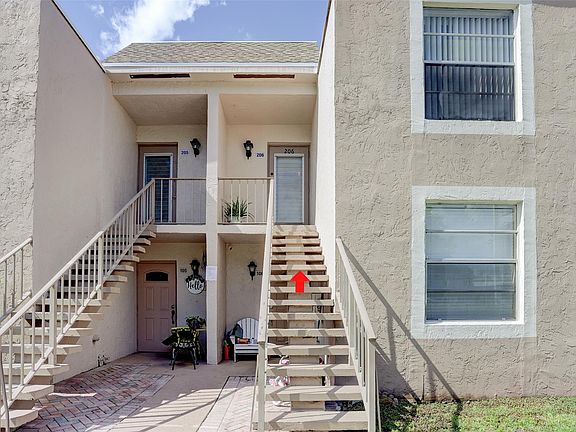 3rd image of 1050 NW 80th Avenue #206