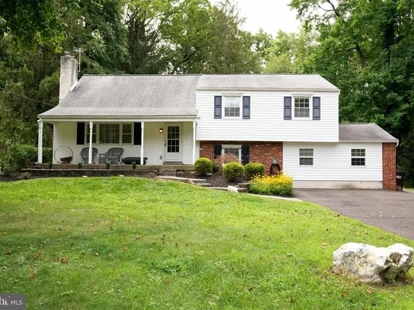 122 County Line Rd, Lansdale, PA 19446