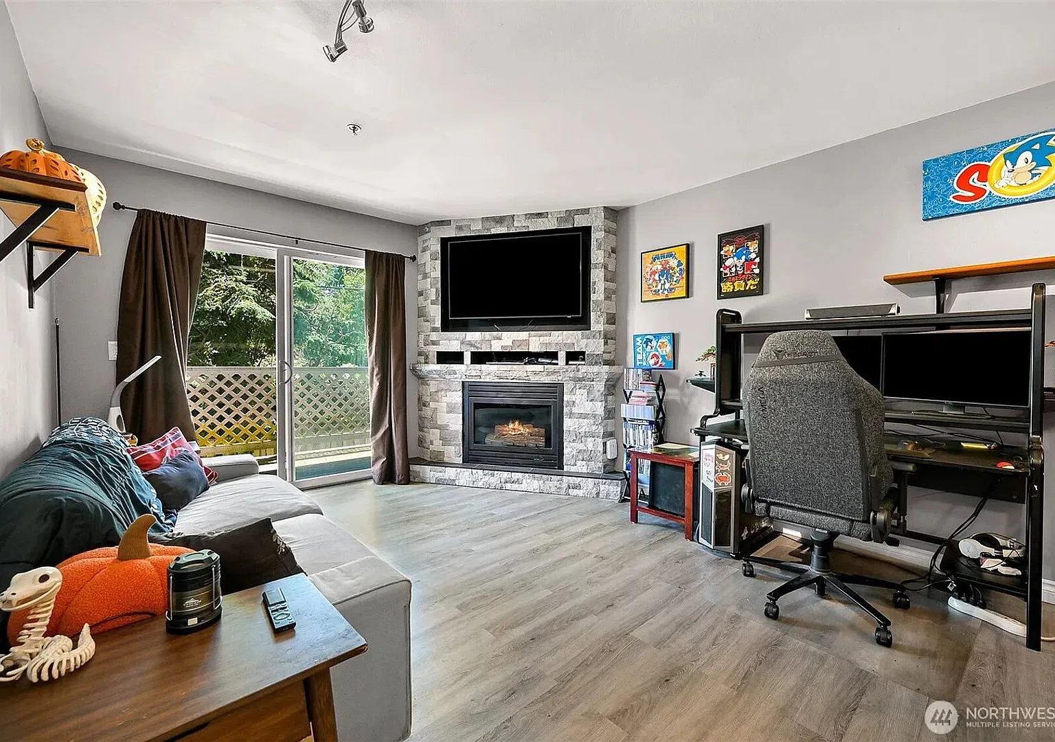 Charming 2BR Condo in Bellingham — Photo 2