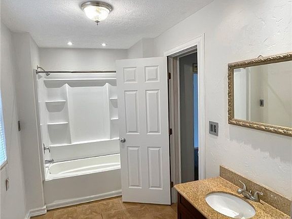 3rd image of 150 Bellevernon Ave