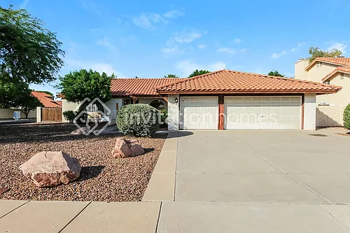 3338 E Grove Ave Photo 1