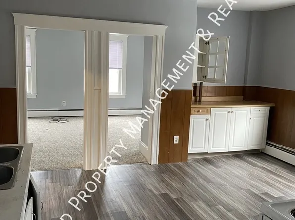 291 Pulaski Blvd APT 1R, Bellingham, MA 02019
