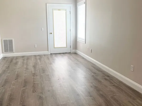 Cornerstone Apartments, 4801 N Main St APT 215, Fall River, MA 02720