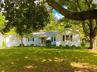 135 Kenmore Ln, Rochester, NY 14617