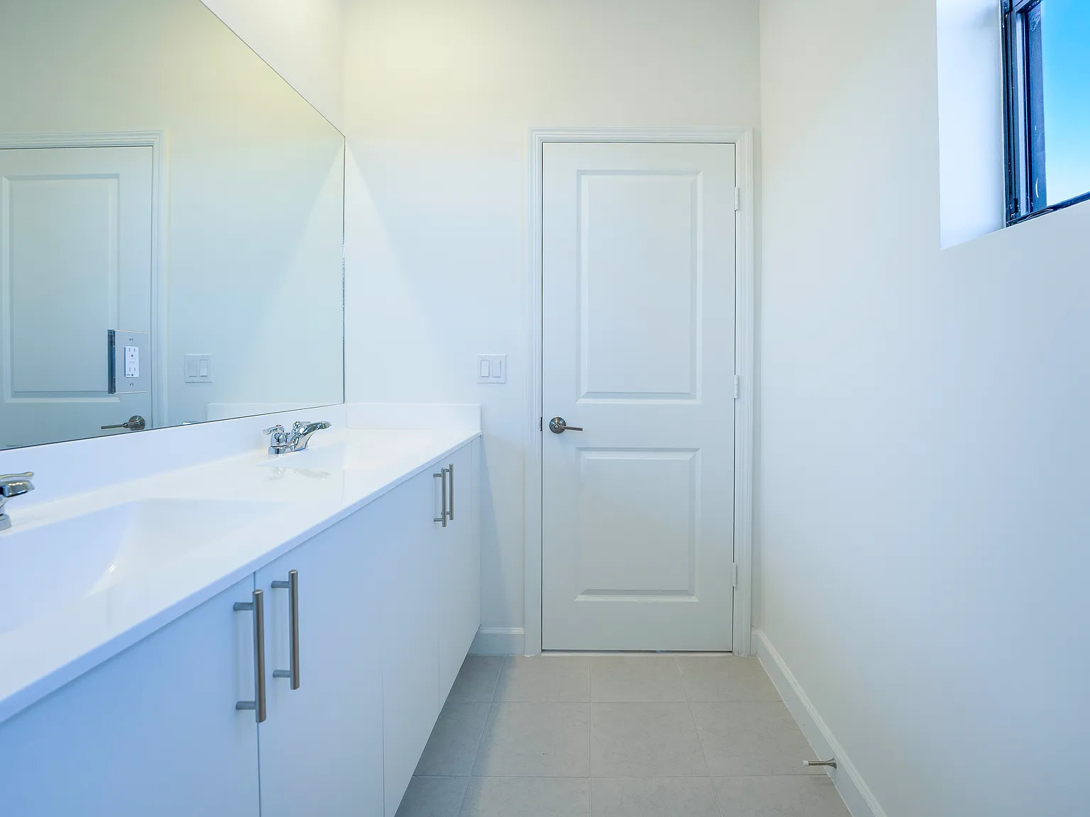 3 bed, 1689 sqft, $3,950 — Photo 3