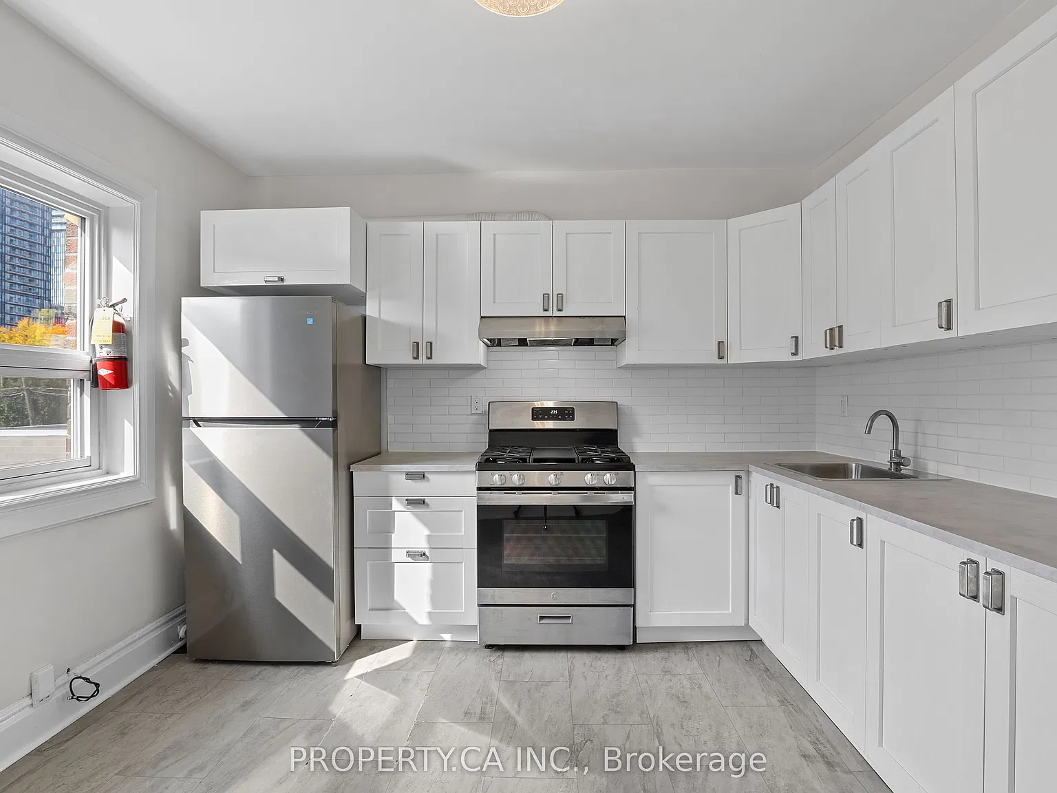 3 bed, $3,000 — Photo 3