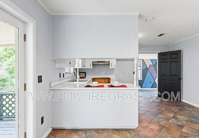 203 Meadowbrook Dr — Photo 9