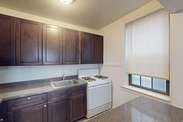 5337 S. Hyde Park Boulevard — Photo 22