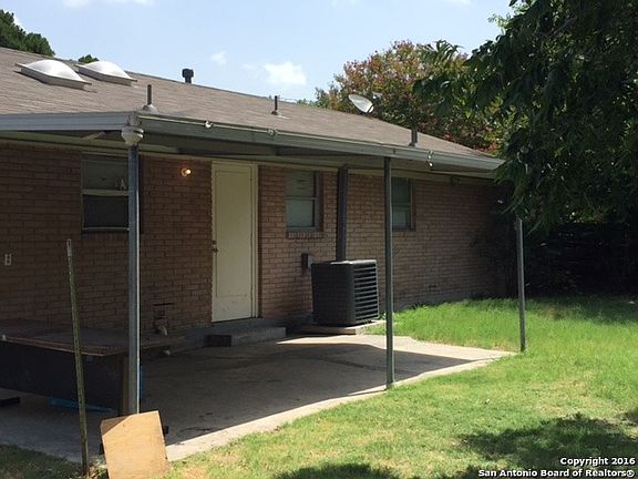 3rd image of 4414 Bloomdale Dr