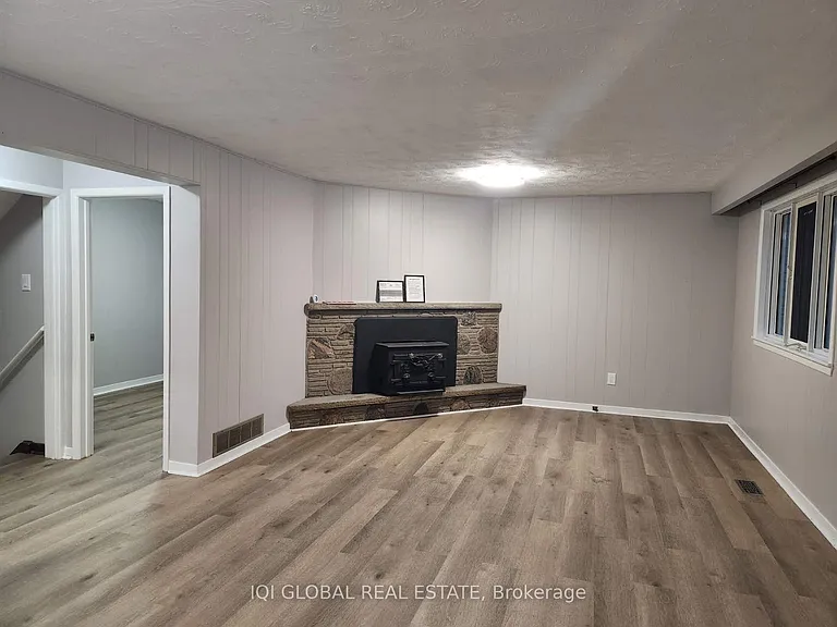2143 Linby St #2 — Photo 5