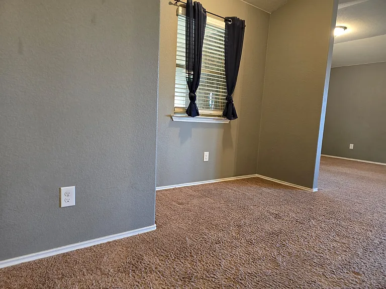 5561 Othello Dr — Photo 48