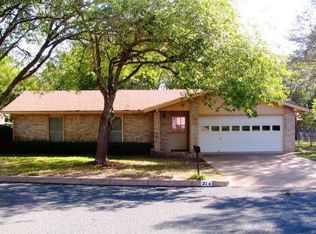 214 Crestwood Dr, Fredericksburg, TX 78624