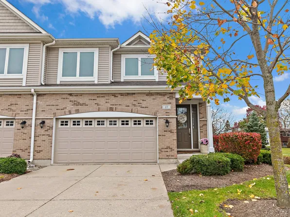 17 Moseley Rd, Palatine, IL 60074