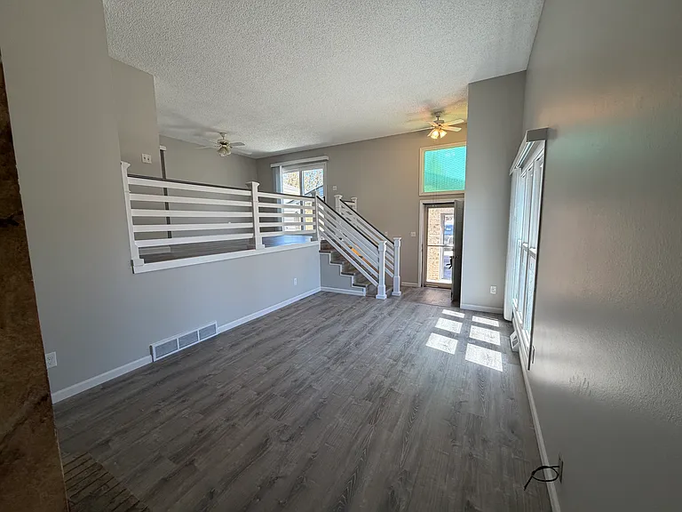 364 Bocage Dr — Photo 4