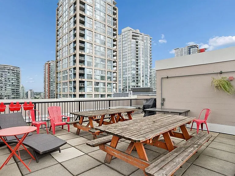 518 Beatty St #306 — Photo 5