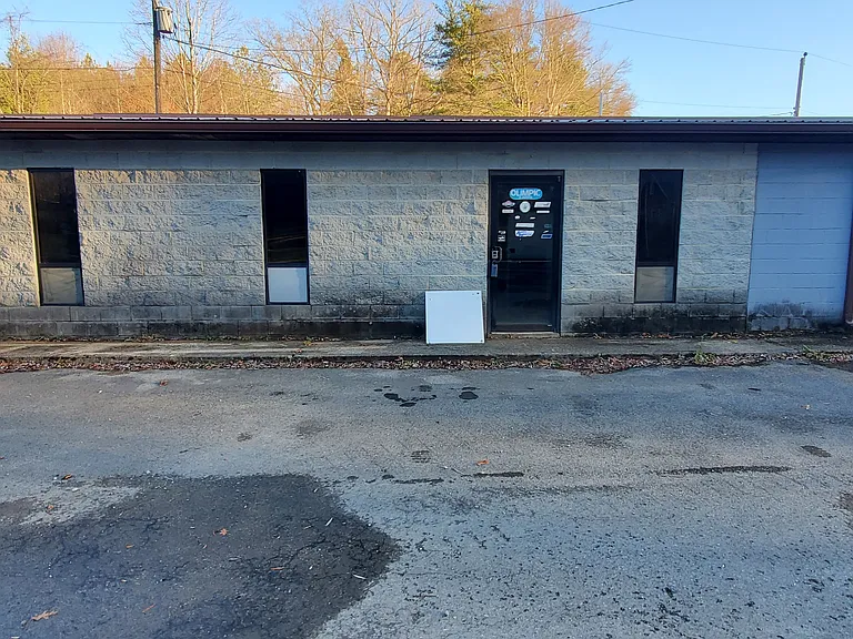 2270 Harper Rd — Photo 1