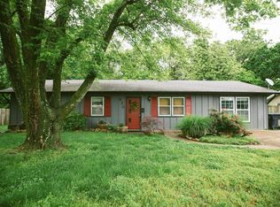 820 Riverside Dr, Neosho, MO 64850