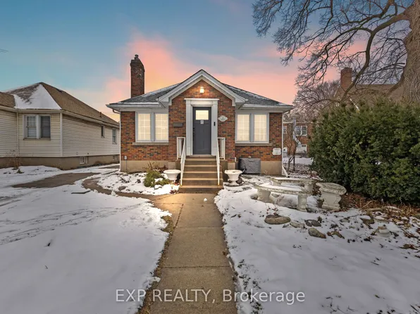 14 Dunlop Dr, Saint Catharines, ON L2R 1A3