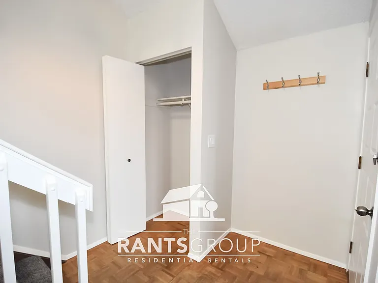660 Malibu Dr SE — Photo 15