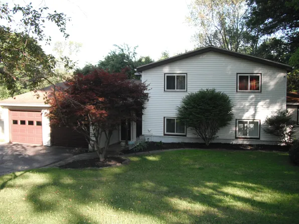 287 Machell Ave, Dallas, PA 18612