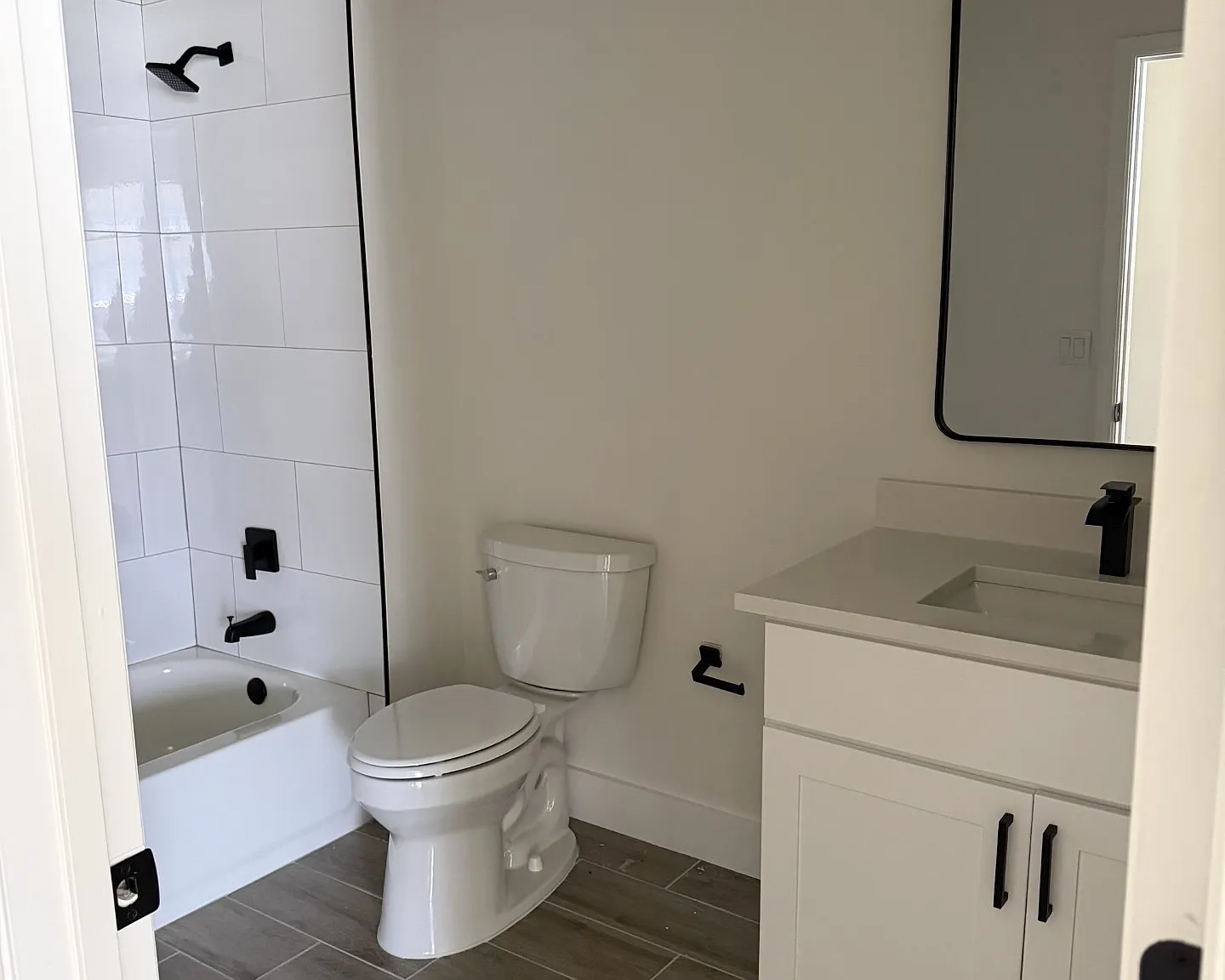 3 bed, 1100 sqft, $1,950 — Photo 4