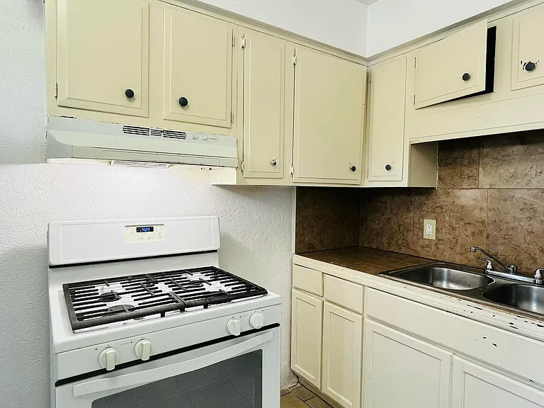 8200 Copper Ave NE #A — Photo 7
