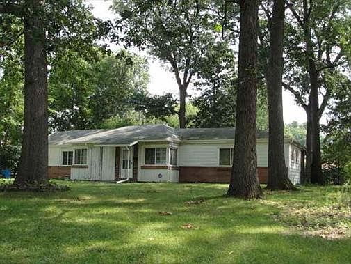 2nd image of 4924 Elm Pl