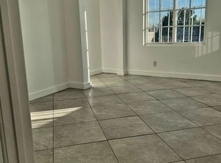 1135 E 68th St #1/4, Los Angeles, CA 90001