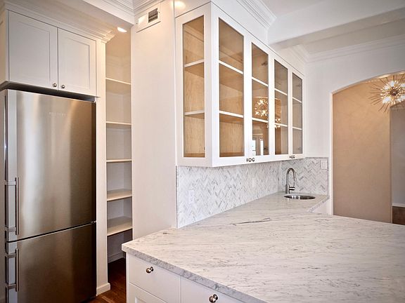 5th image of 2360 Pacific Ave APT 504
