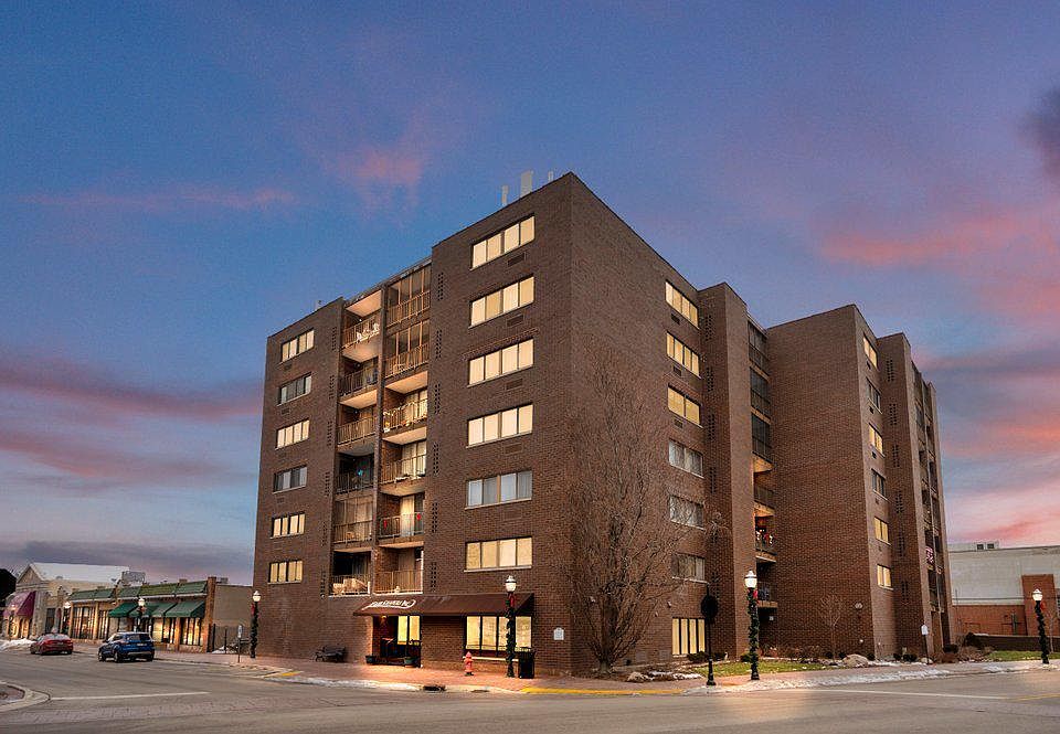 1st image of 11 W Green St APT 501