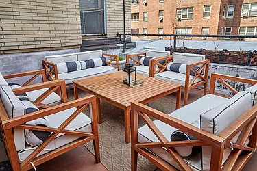 Rented by R New York