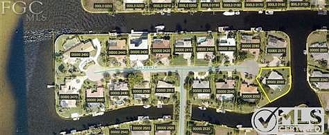 1st image of 828 Cape View Dr